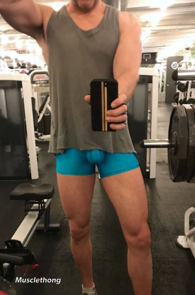 hot male 342 (18+)