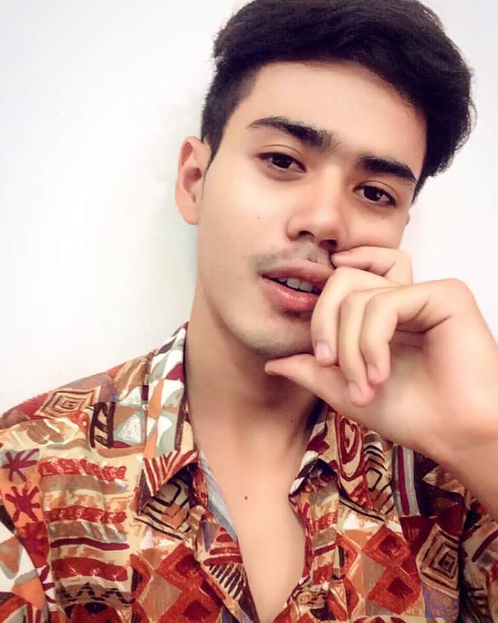 หนุ่มอีสานสุดหล่อ