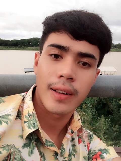 หนุ่มอีสานสุดหล่อ