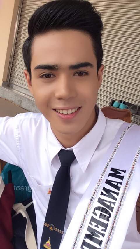 หนุ่มอีสานสุดหล่อ