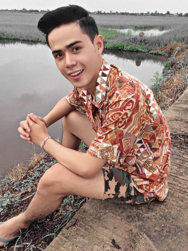 หนุ่มอีสานสุดหล่อ