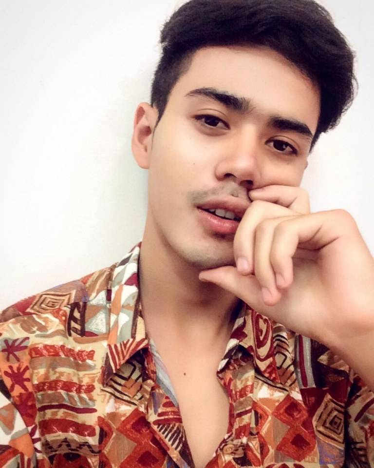 หนุ่มอีสานสุดหล่อ