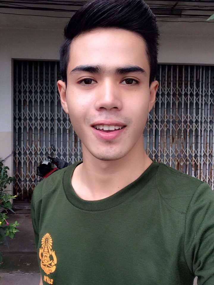 หนุ่มอีสานสุดหล่อ