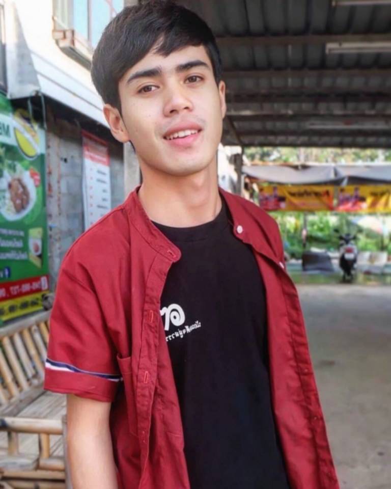 หนุ่มอีสานสุดหล่อ