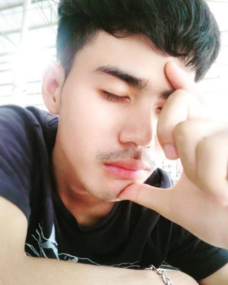 หนุ่มอีสานสุดหล่อ