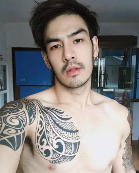 ชายแท้สุดหล่อหุ่นล่ำ