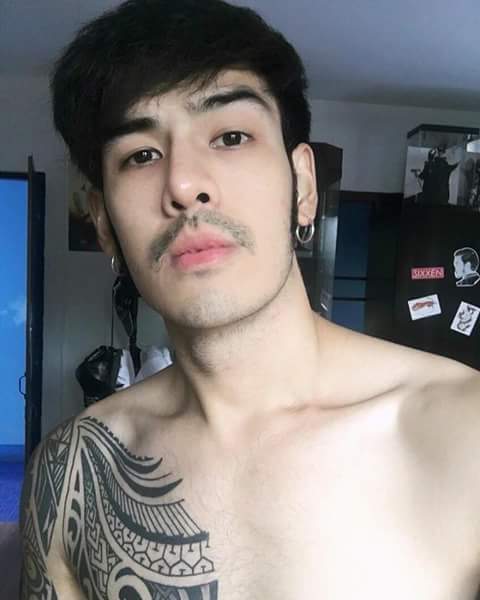ชายแท้สุดหล่อหุ่นล่ำ