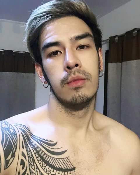 ชายแท้สุดหล่อหุ่นล่ำ