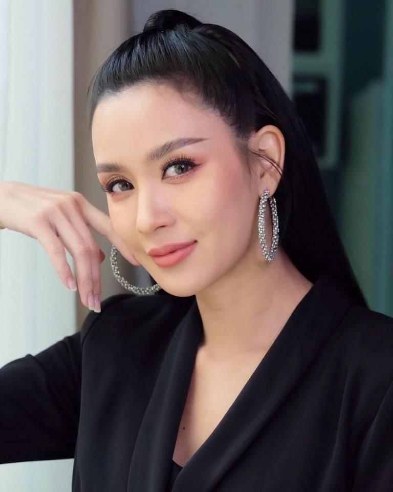 เบ้น​ซ์​ ปุ​ณ​ยา​พร​