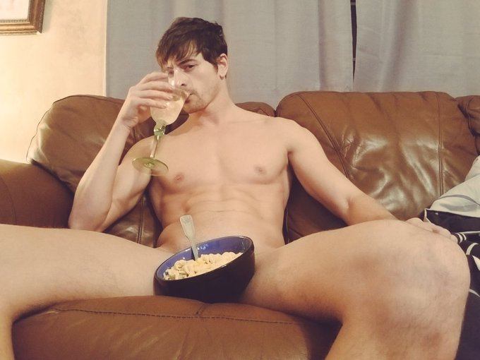 hot male 343 (18+)