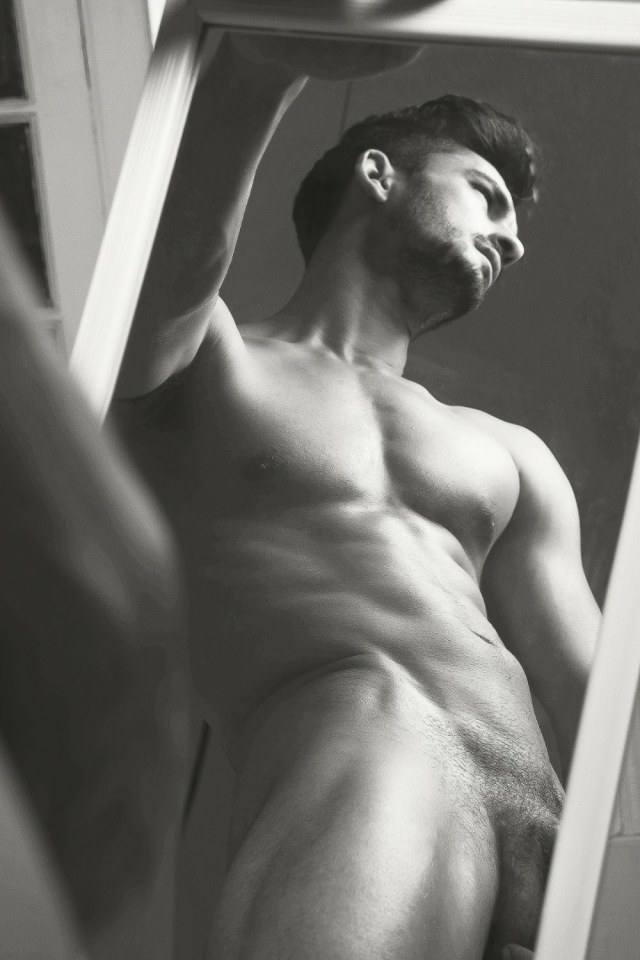hot male 343 (18+)