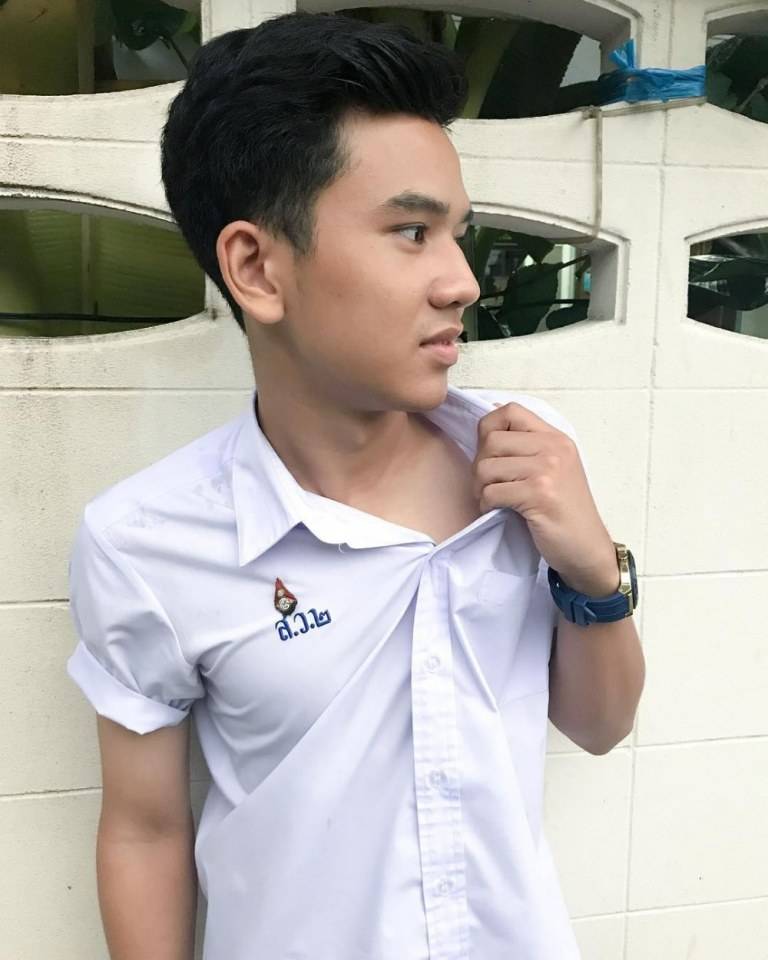 หล่อเข้มๆ