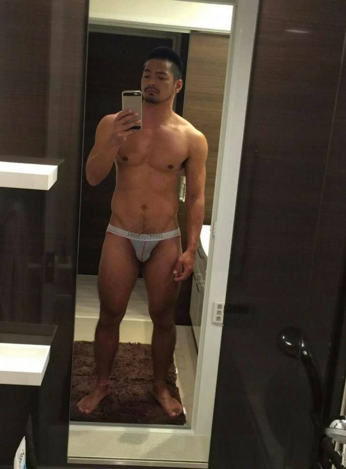 hot male 344 (18+)