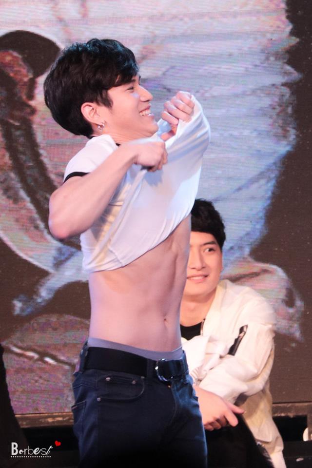 ผู้บ่าวหล่อหุ่นดีมีเสน่ห์ ขอๆเลียแน่...2