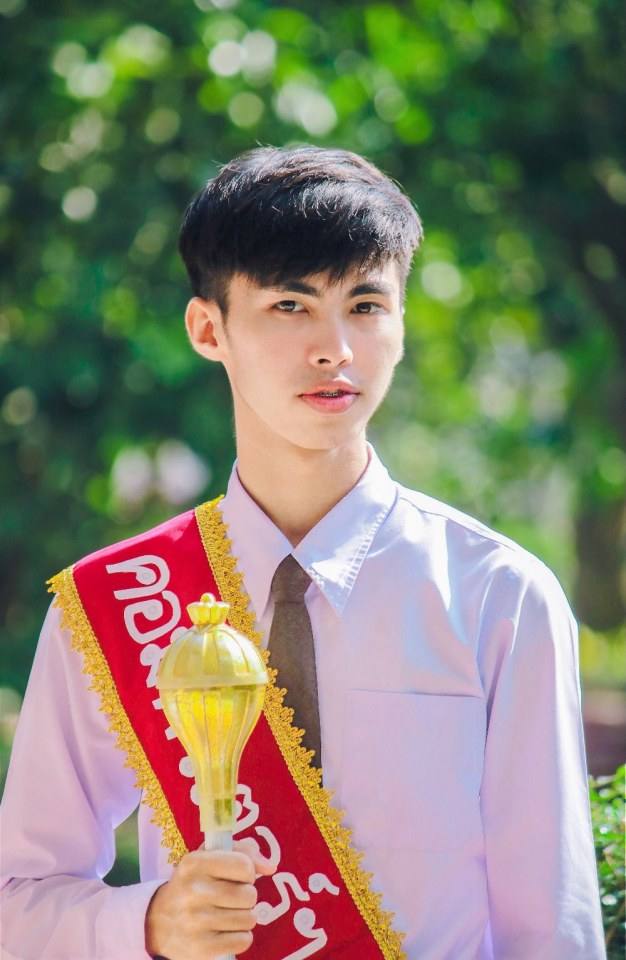 หนุ่มอุบลฯ ยอดวิว 2 ล้าน!! ดังถึงนอก