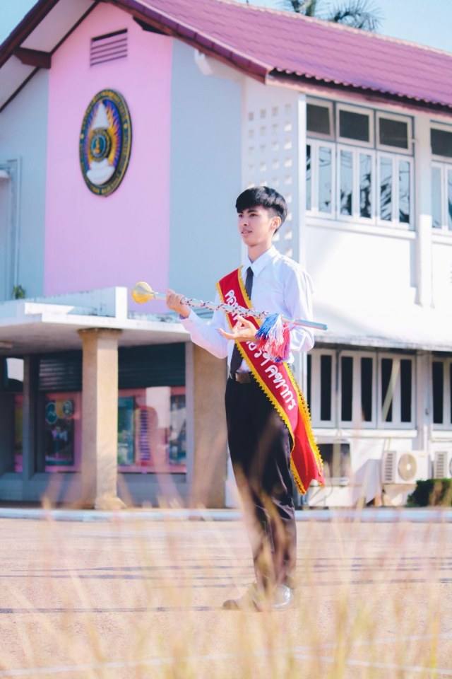 หนุ่มอุบลฯ ยอดวิว 2 ล้าน!! ดังถึงนอก
