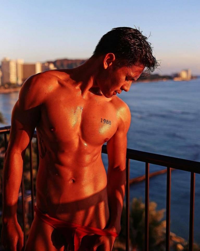 hot male 345 (18+)