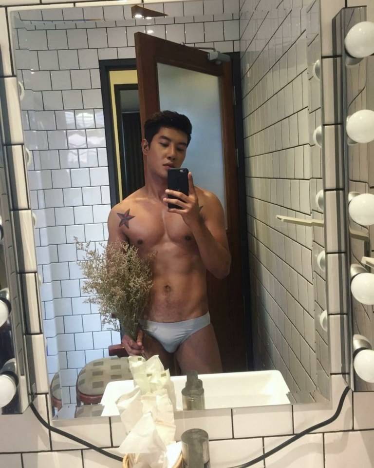 hot male 345 (18+)