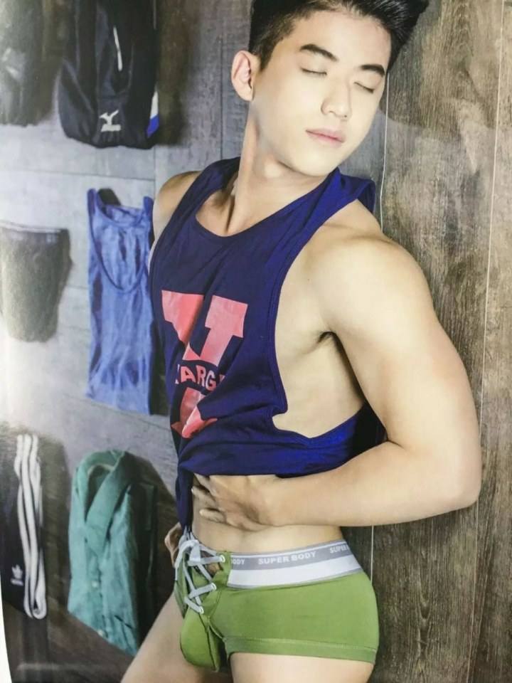 hot male 346 (18+)