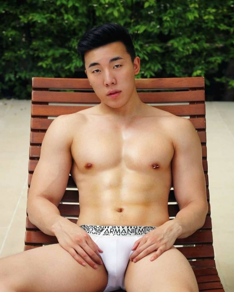 hot male 348 (18+)