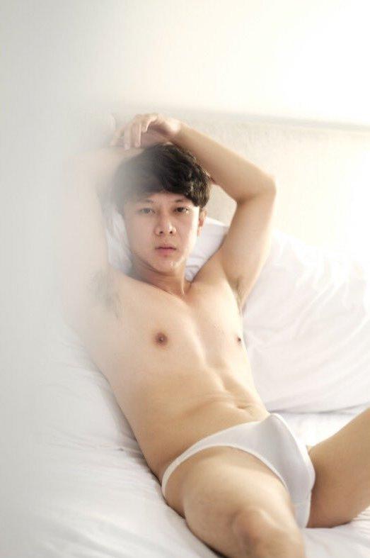 hot male 348 (18+)