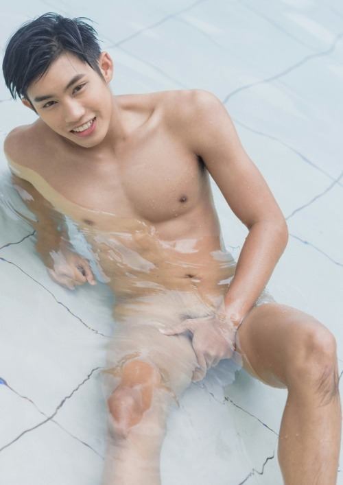 หนุ่มหล่อขึ้นปก 18