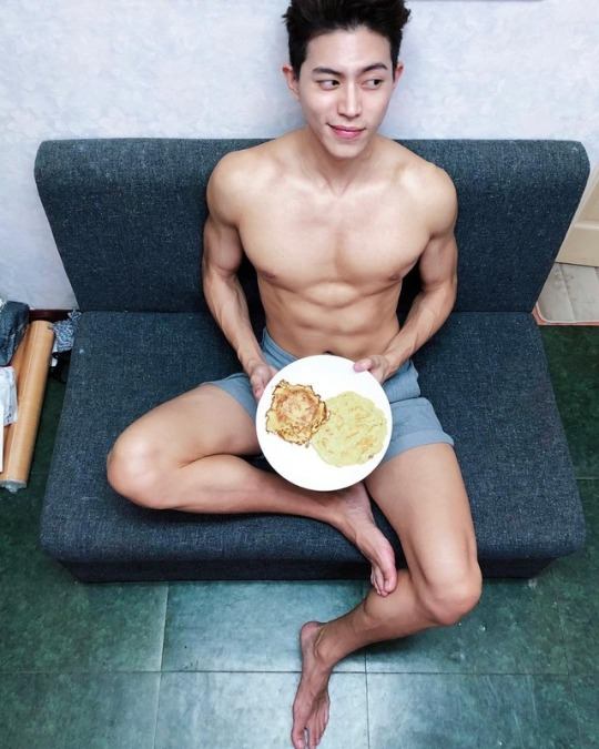 ตี๋แซ่บหุ่นดี 09