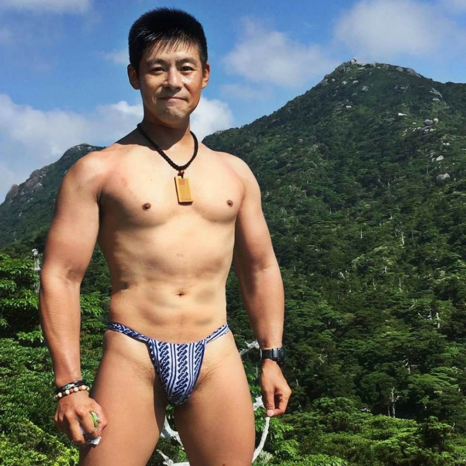 hot male 350 (18+)