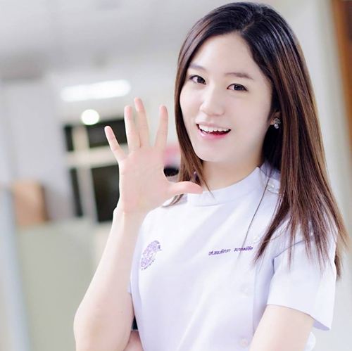 ศาลารักษา ... ฅน เมา หริอ พวก โรคประจำตัว ไม่ปวดหัวก็เป็นไข้ โรคประจำใจ ไม่ห่วงใย ก็คิดถึง ... แต่เธอ เปิดแล้วน่ะ ค่ะ