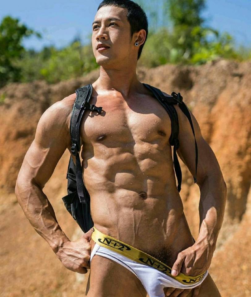 hot male 353 (18+)