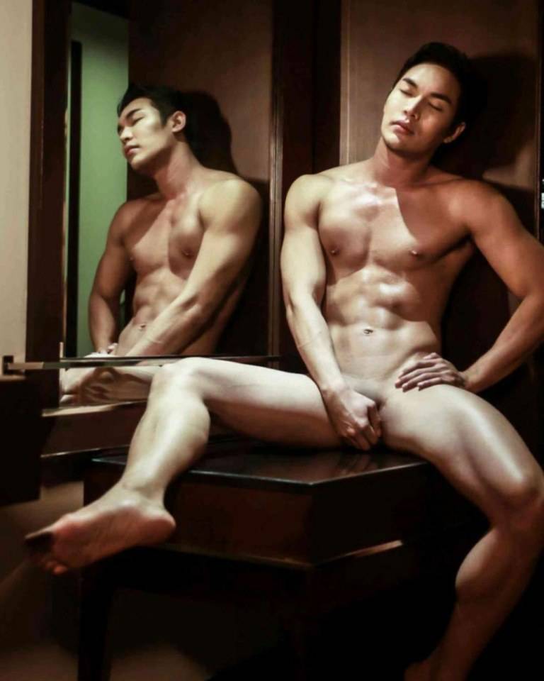 hot male 355 (18+)