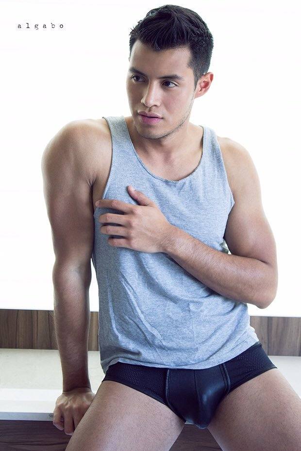 hot male 356 (18+)