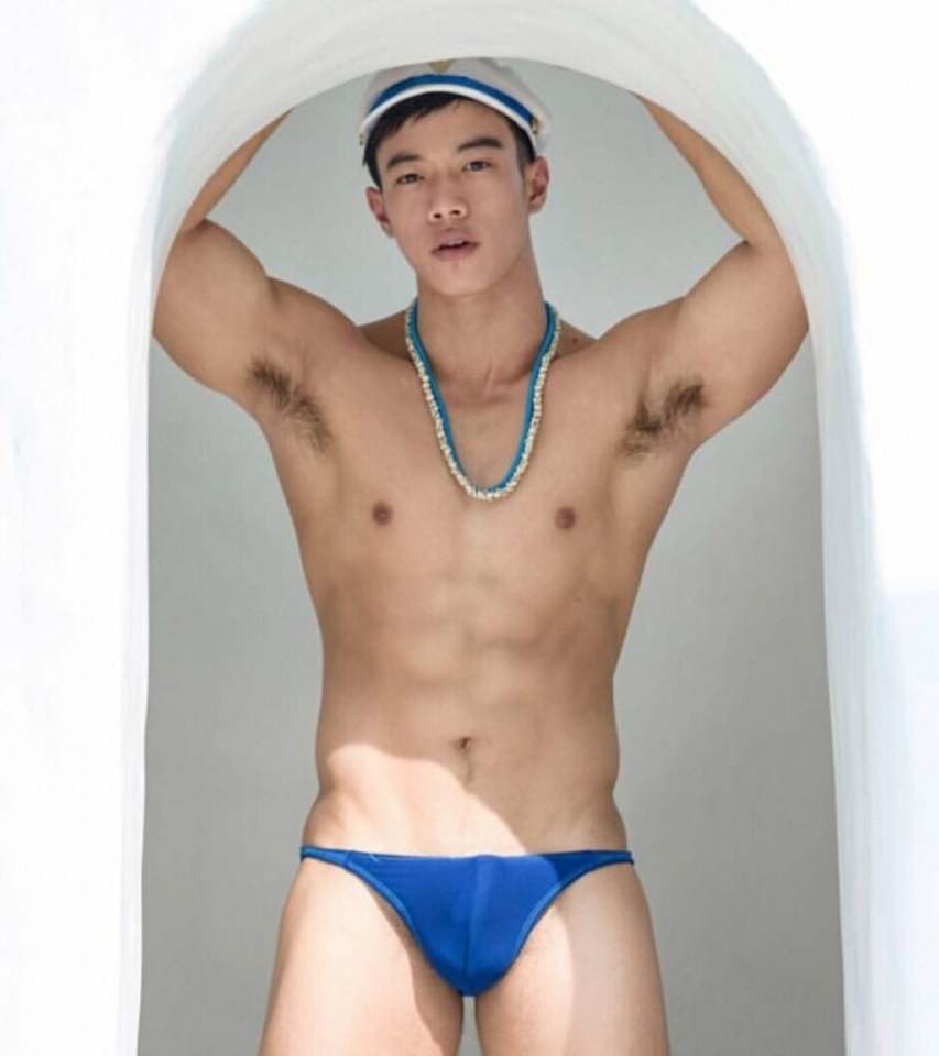 hot male 359 (18+)