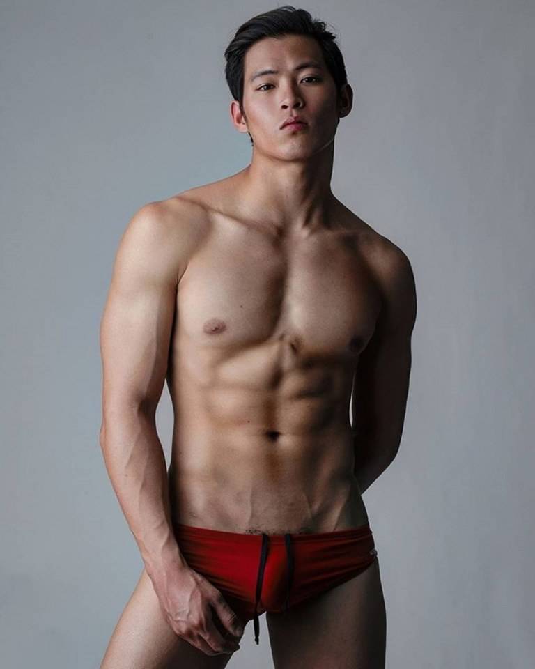 hot male 359 (18+)