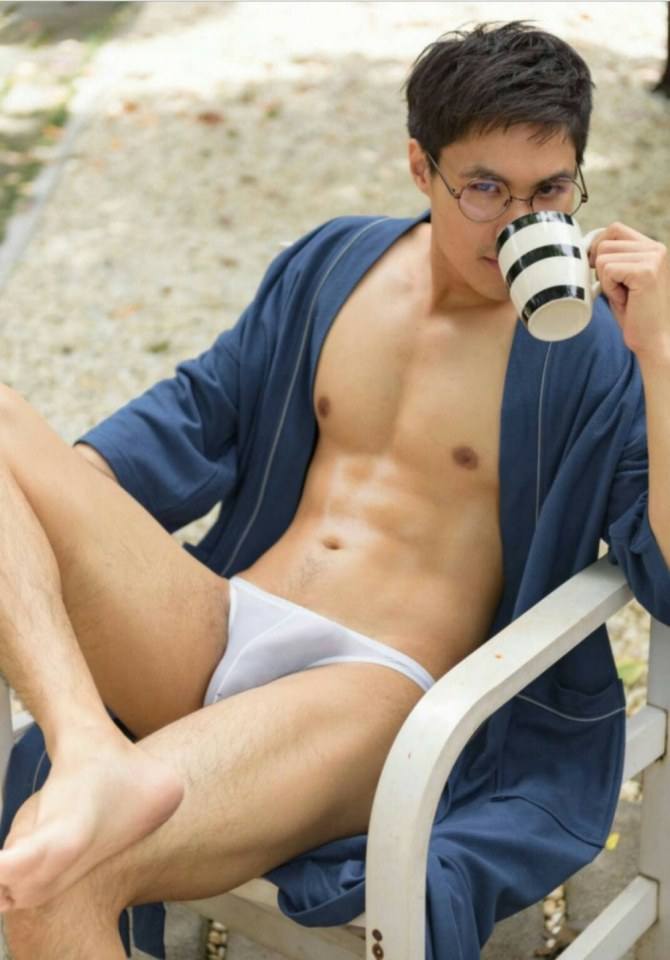 hot male 359 (18+)