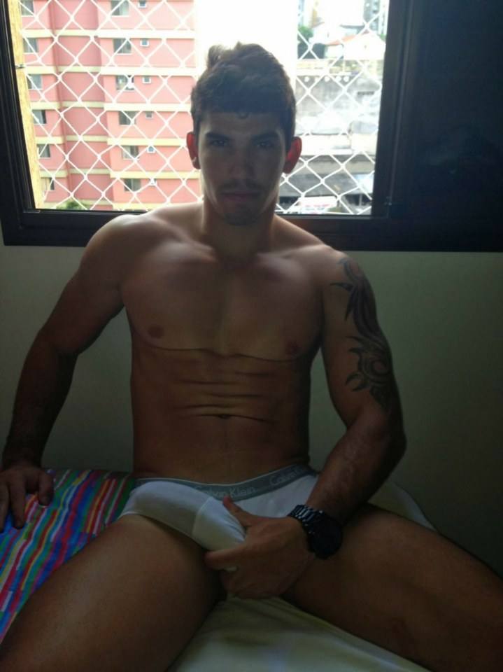 hot male 359 (18+)