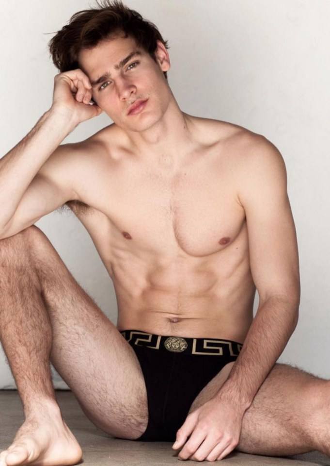 hot male 359 (18+)