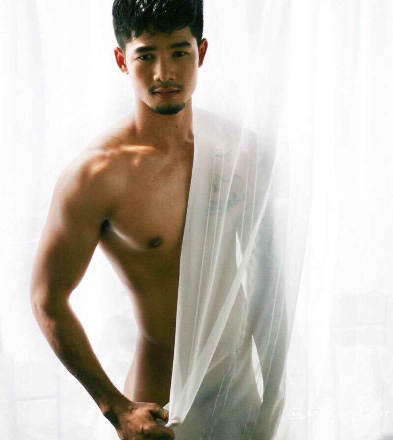 หนุ่มหล่อขึ้นปก 20