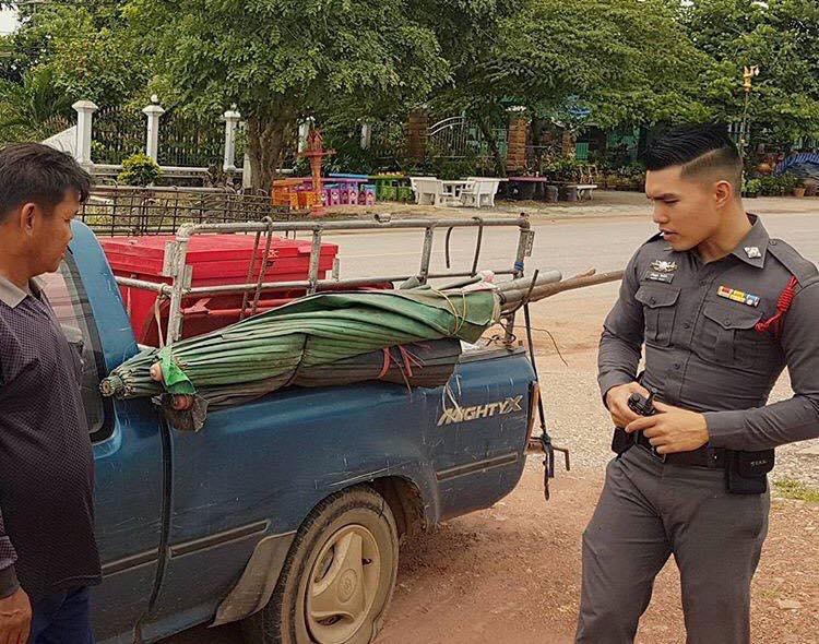 ทหาร-ตำรวจทรมานประชาชน ๑