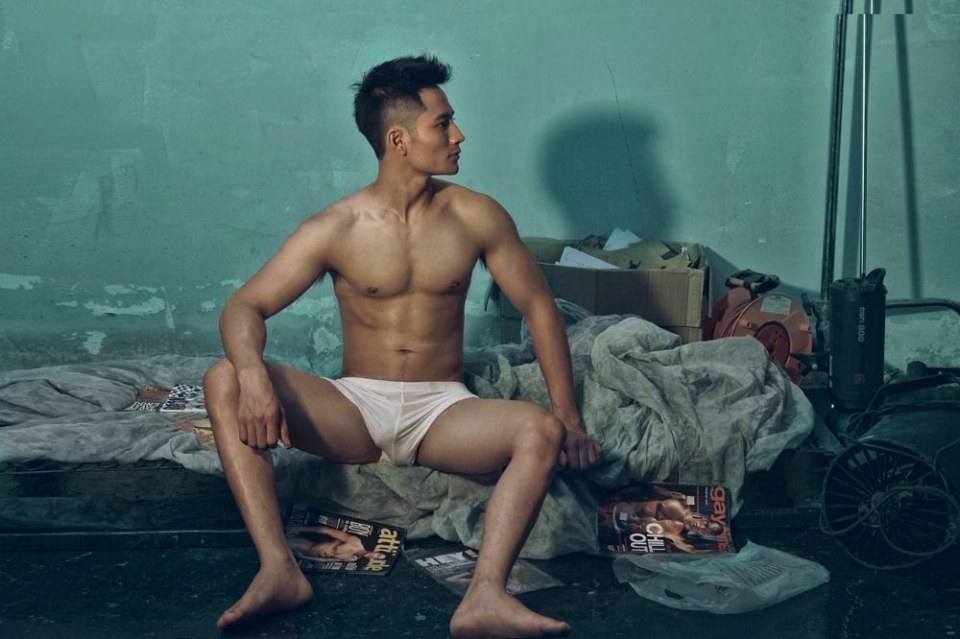 ถอดโชว์เรือนร่าง 2037