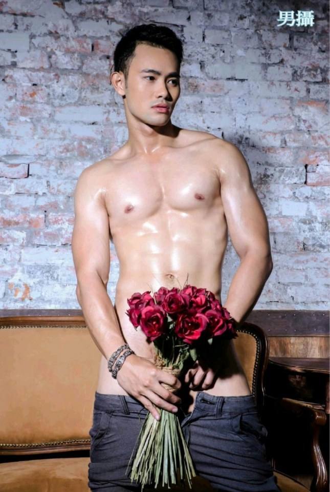 ถอดโชว์เรือนร่าง 2037