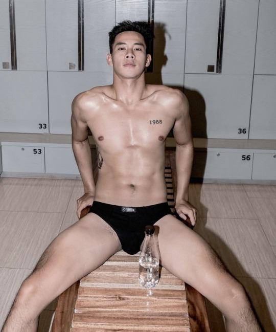 ถอดโชว์เรือนร่าง 2037