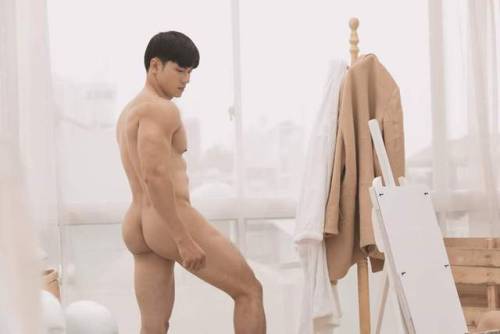 ถอดโชว์เรือนร่าง 2045