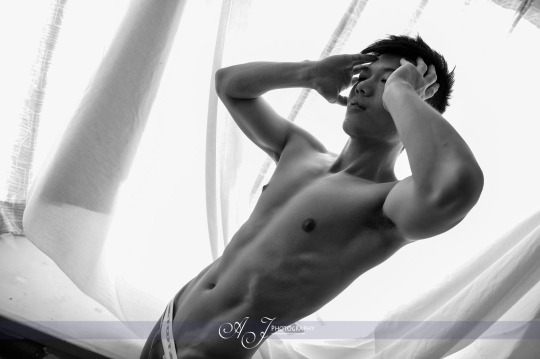 ถอดโชว์เรือนร่าง 2061
