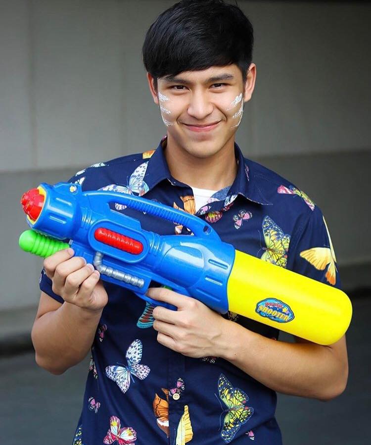 รักพี่เสียดายน้อง