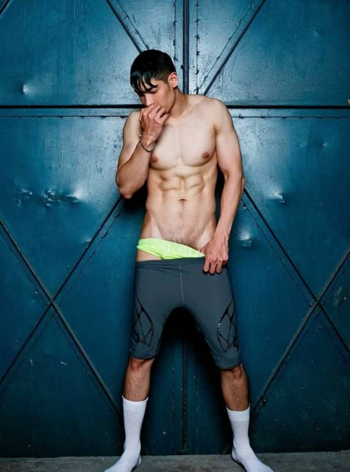 hot male 360 (18+)