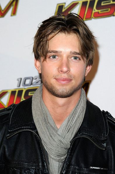 Man Crush of the Day: Actor Drew Van Acker June 22, 2013 380 0