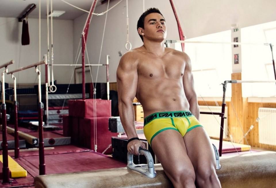 Brief Encounters: Kirill Dowidoff&rsquo;s &ldquo;Gourmet&rdquo; Shoot for ES Collection