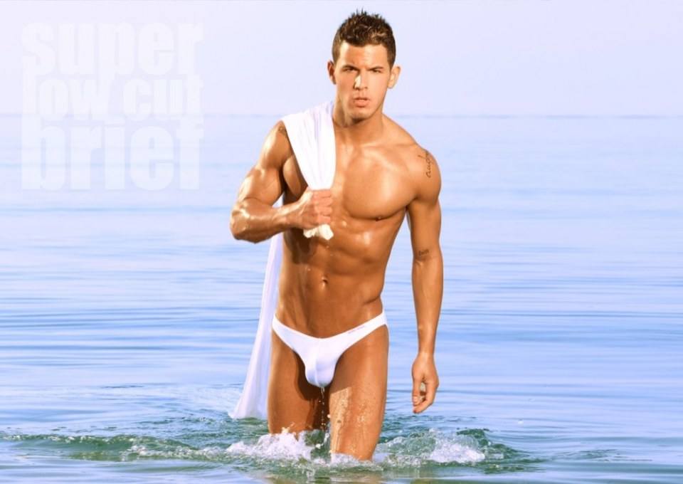 Eye Candy: Roman Dowidoff for ES Collection Russia