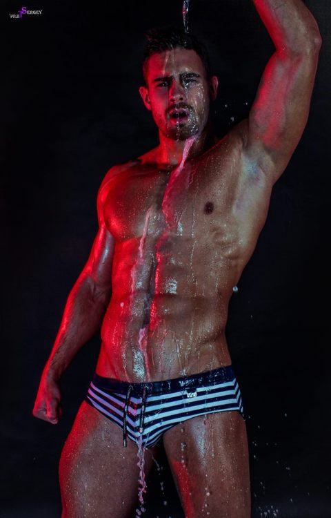 Eye Candy: Roman Dowidoff for ES Collection Russia